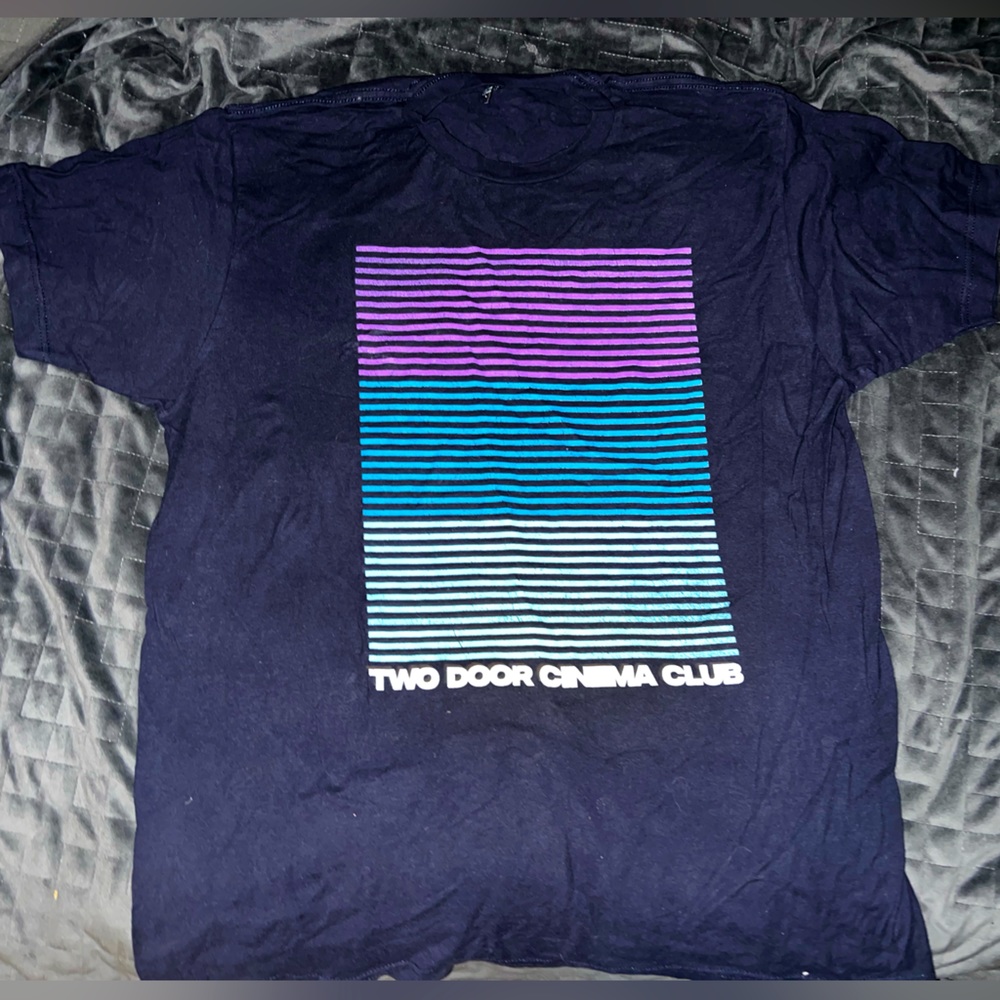 Two Door Cinema Club TDCC Tour North American 2017 T Tee Shirt L Large New Band